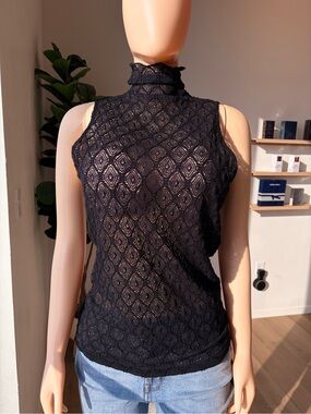 Black Lace High-Neck Sleeveless Camisole